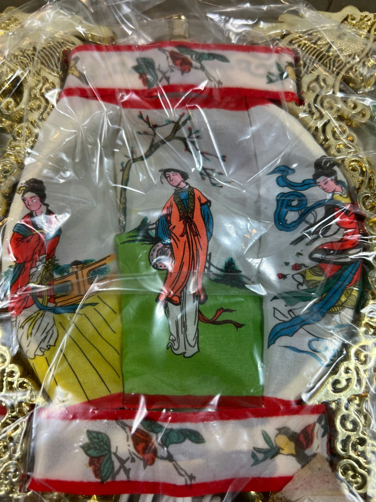 Electric Oriental Love Lamp with Fabric Shade and Ornate Frame - image 4 of 5