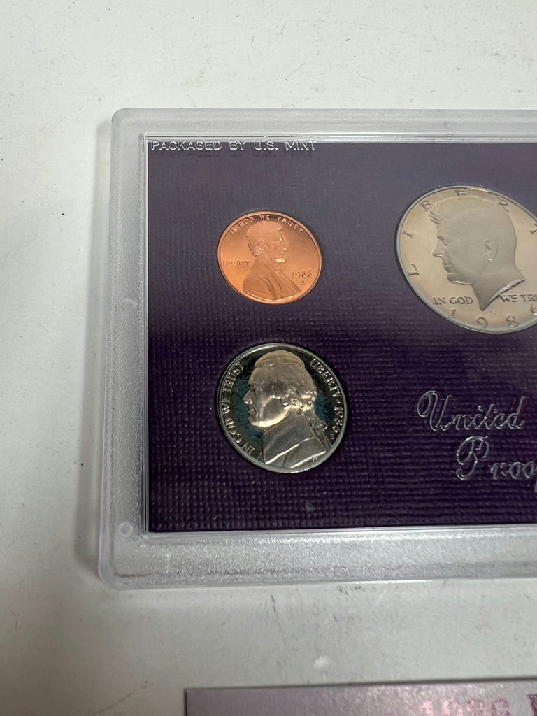 1986 United States Proof Coin Set in Purple Case - image 4 of 7