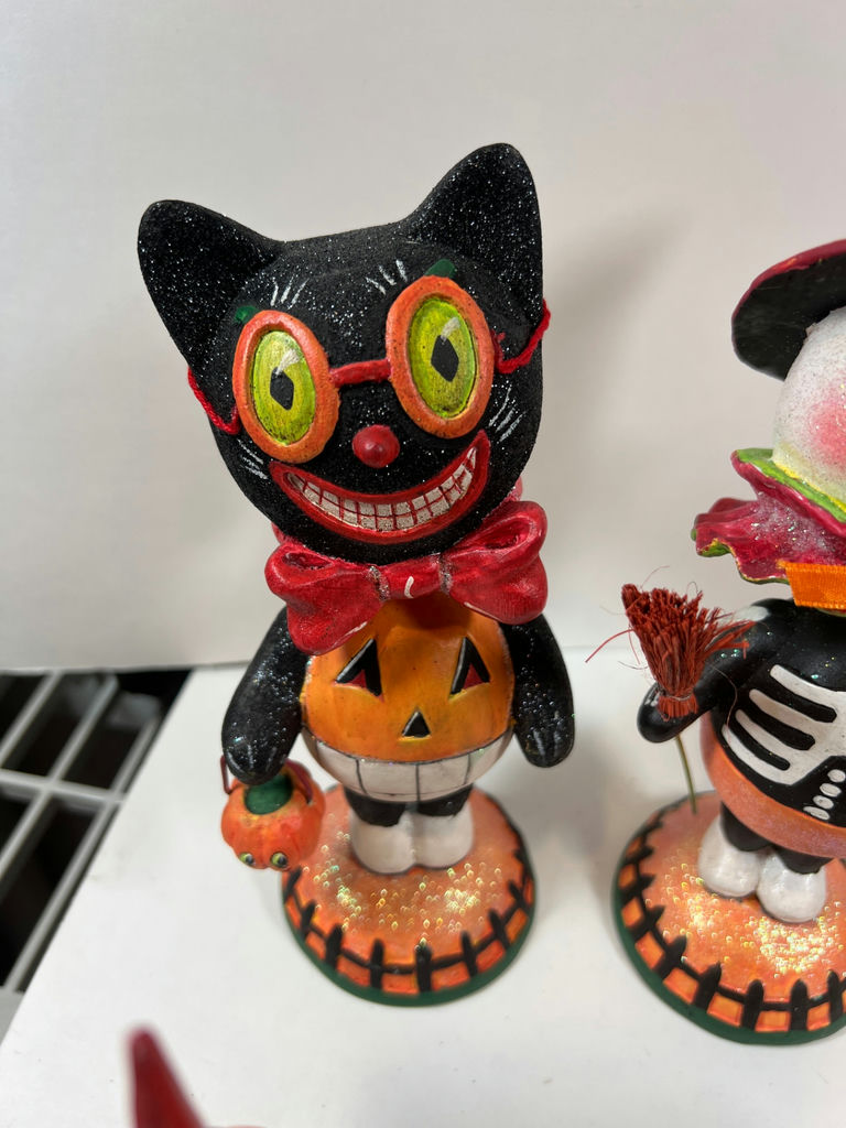 Halloween decor figures and pumpkins collection - image 2 of 9
