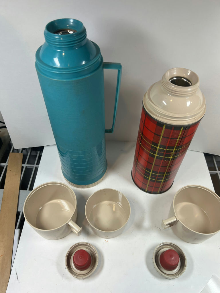 Two VINTAGE Thermos Insulated Bottles with Cups and Caps - image 4 of 4