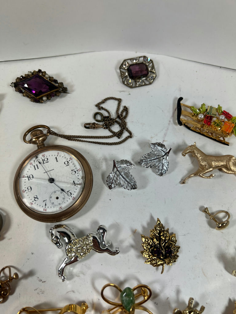 HUGE Assorted jewelry collection and a pocket watch - image 4 of 10