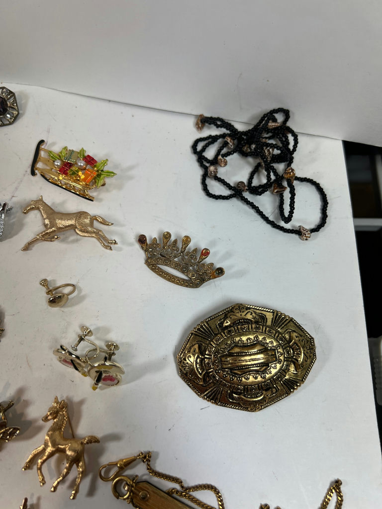 HUGE Assorted jewelry collection and a pocket watch - image 3 of 10