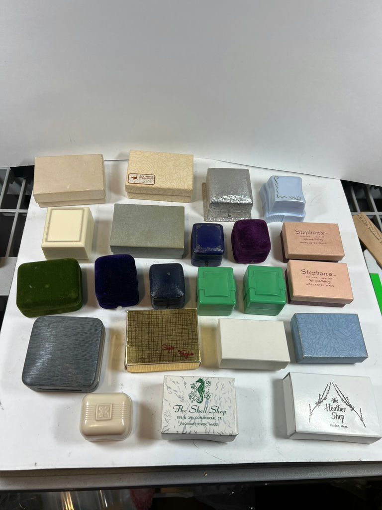 Assorted small jewelry and keepsake boxes - EMPTY BOXES - image 1 of 10