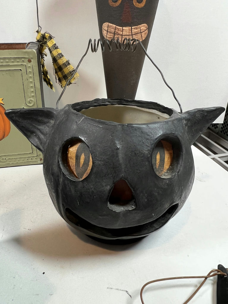 Halloween Decor: pumpkins, bats, stars, and cat-themed containers - image 9 of 9