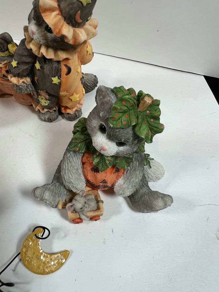 Halloween Figurines and Ornaments (Cats, Pumpkins, Grave Marker) - image 5 of 10