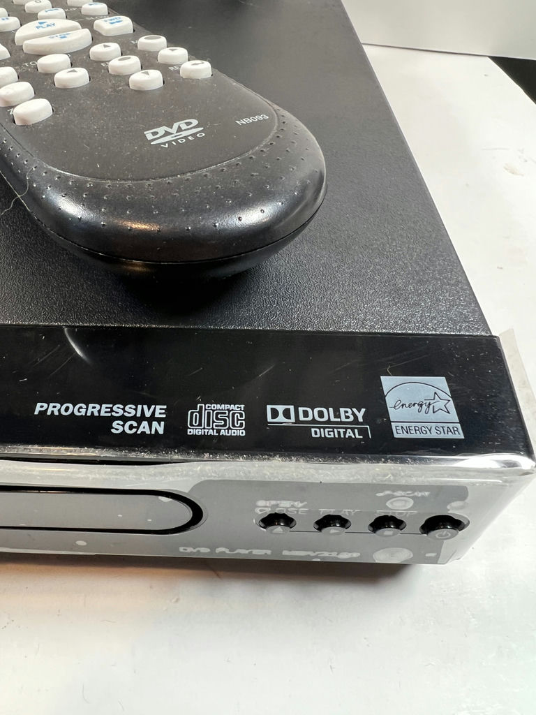 Magnavox MDV2100/F7 DVD Player with Remote - image 2 of 5
