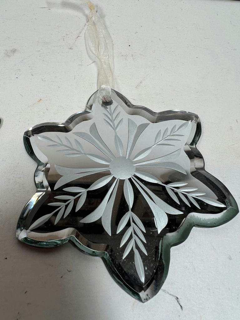 Etched glass star-shaped and flower-shaped ornaments - image 3 of 4