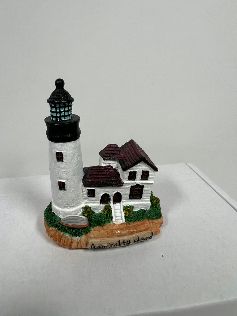 Set of miniature lighthouse figurines - image 7 of 13