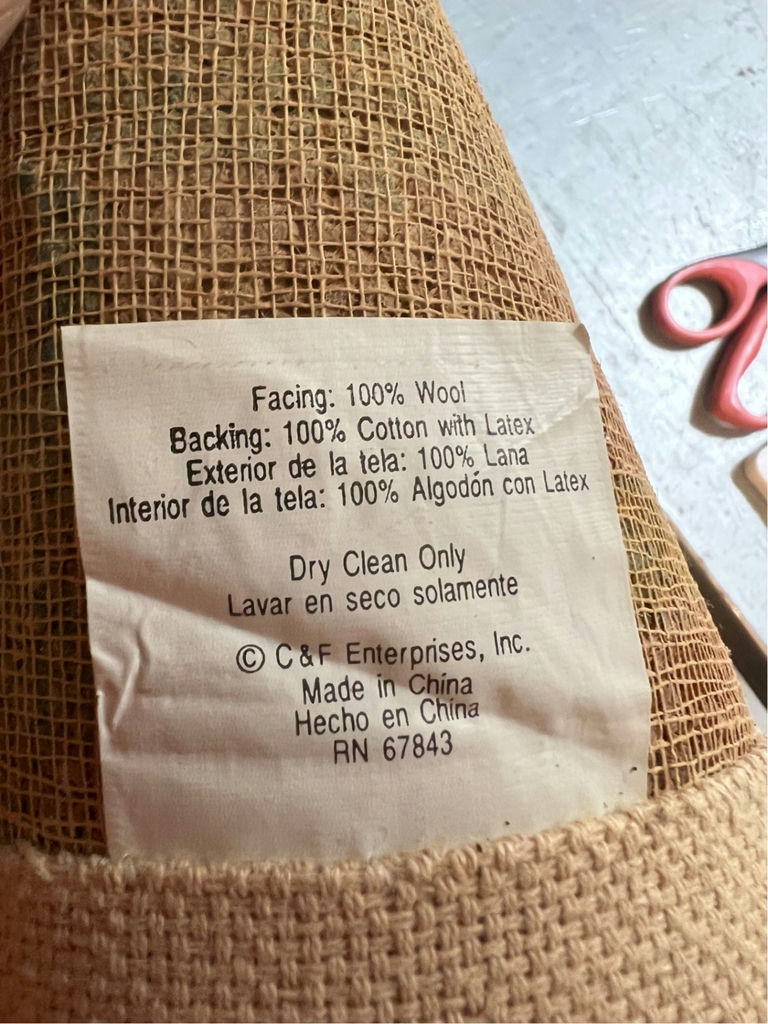 Wildlife-themed area rug with wolves, bear and moose - 60" x 36" - image 6 of 6