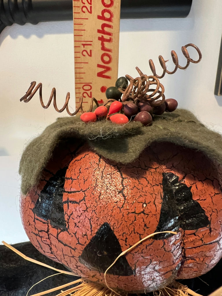 Halloween pumpkin-headed and scarecrow figurines - image 6 of 6