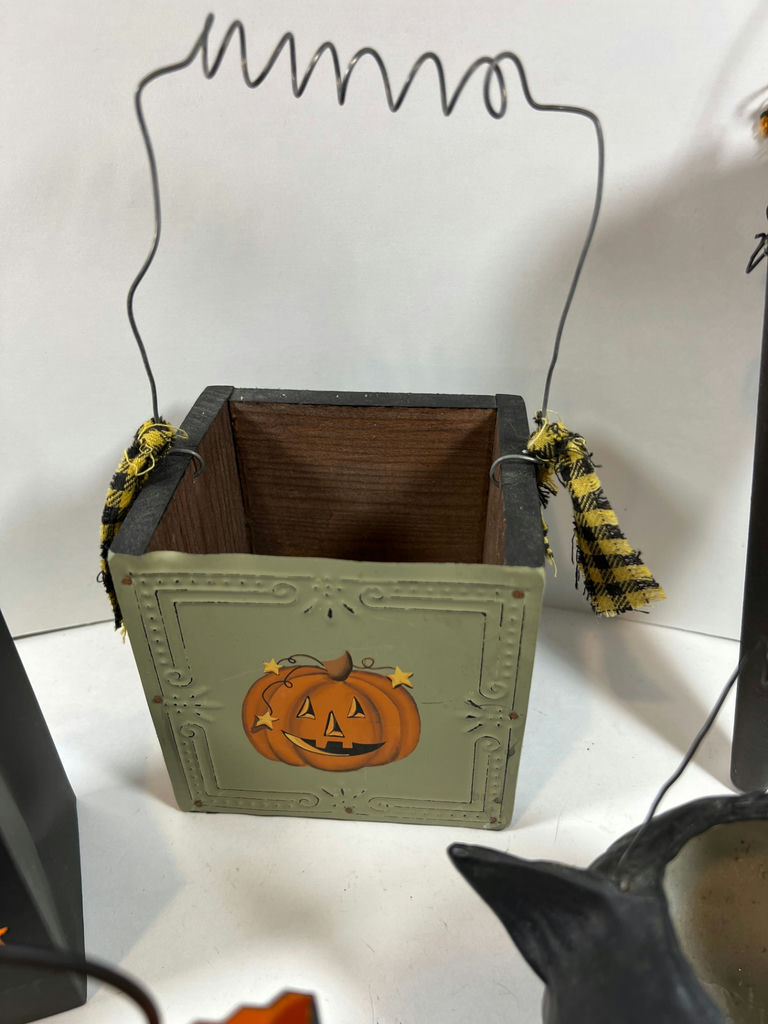 Halloween Decor: pumpkins, bats, stars, and cat-themed containers - image 6 of 9