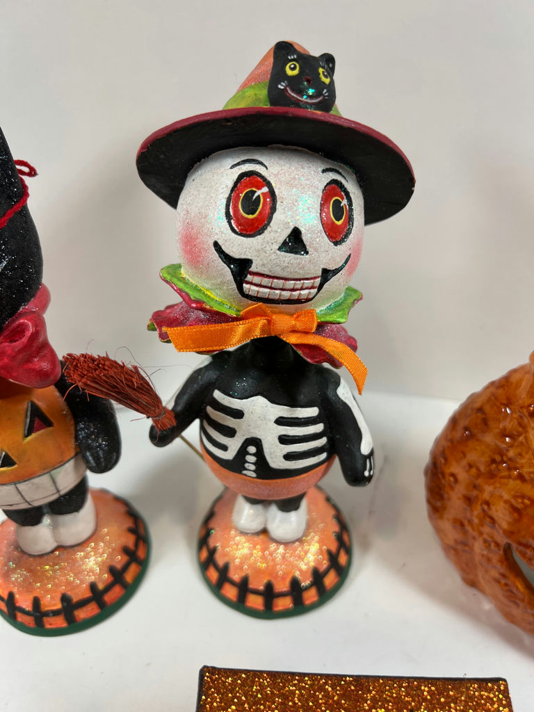 Halloween decor figures and pumpkins collection - image 3 of 9