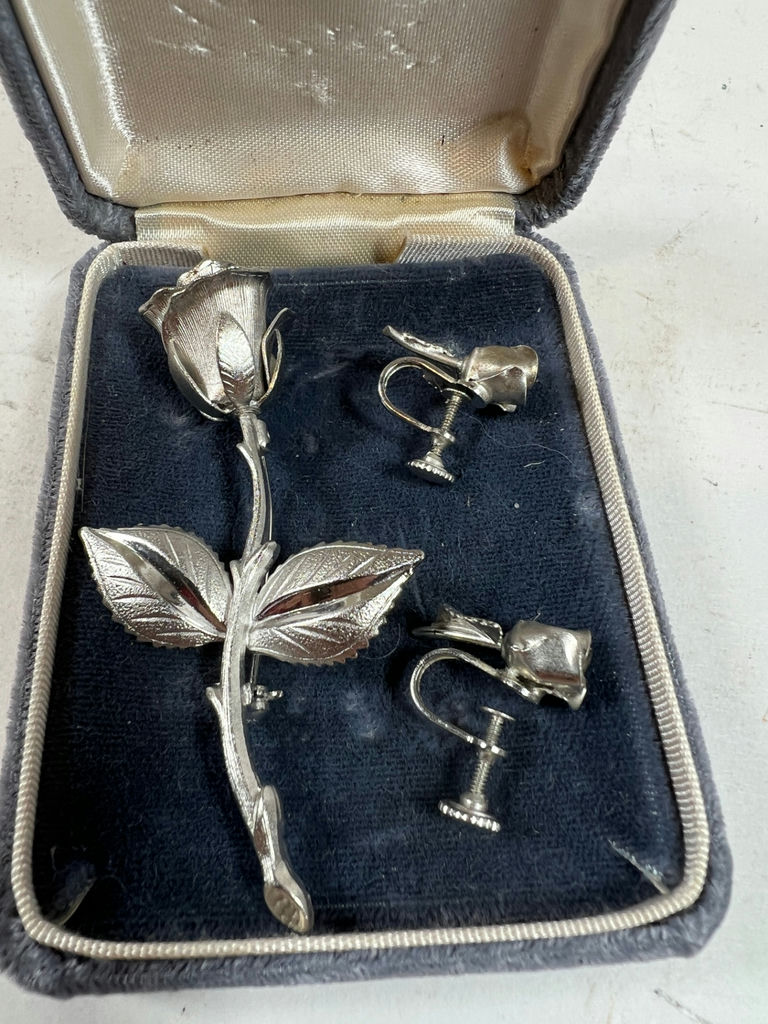 Silver-tone rose brooch with matching screw-back earrings in Rosetta box - image 1 of 4