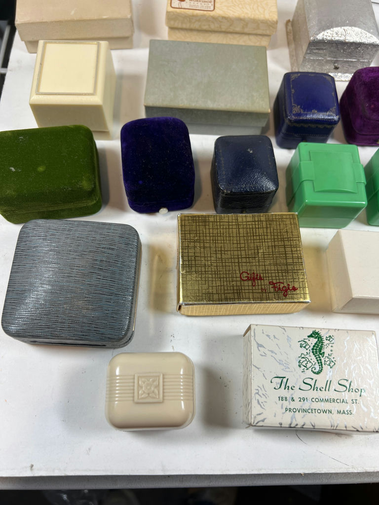 Assorted small jewelry and keepsake boxes - EMPTY BOXES - image 5 of 10
