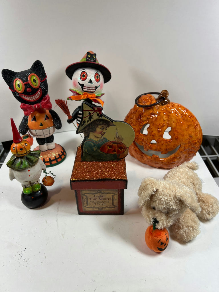 Halloween decor figures and pumpkins collection - image 1 of 9