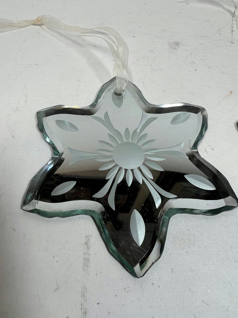 Etched glass star-shaped and flower-shaped ornaments - image 2 of 4