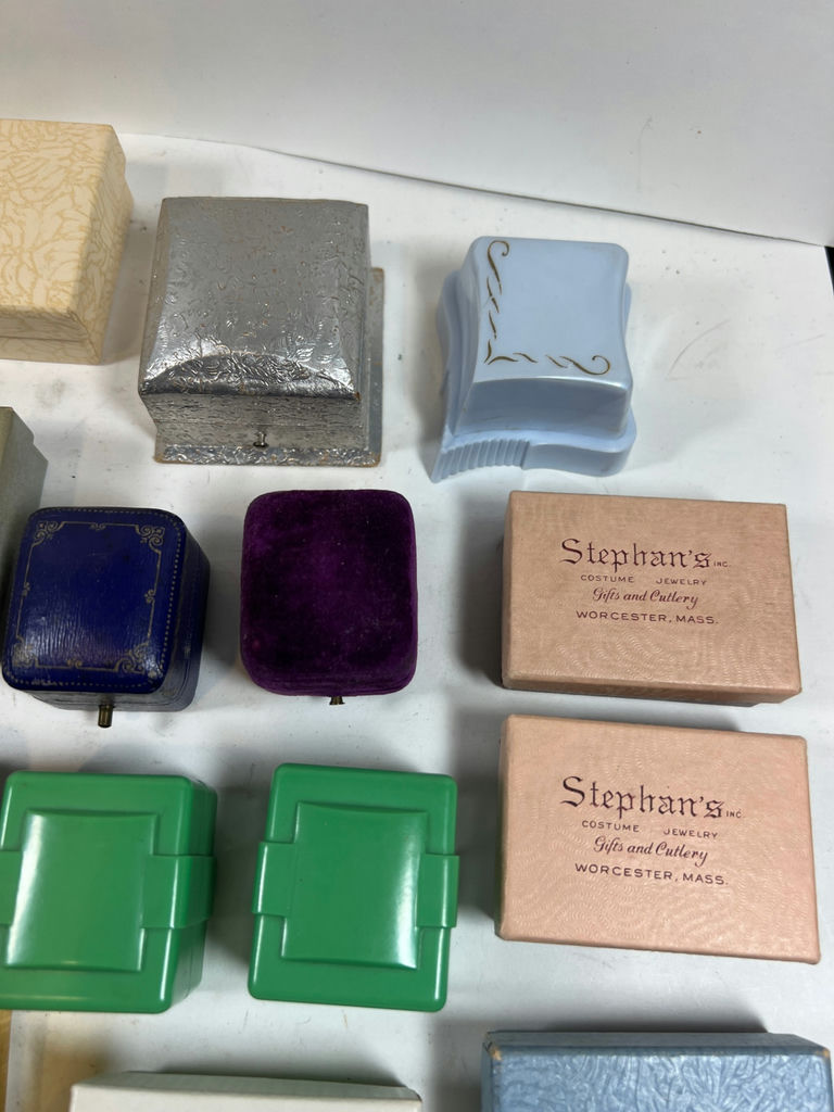 Assorted small jewelry and keepsake boxes - EMPTY BOXES - image 3 of 10