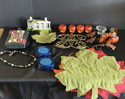 Fall decorative items and accessories - Image 1 of 7