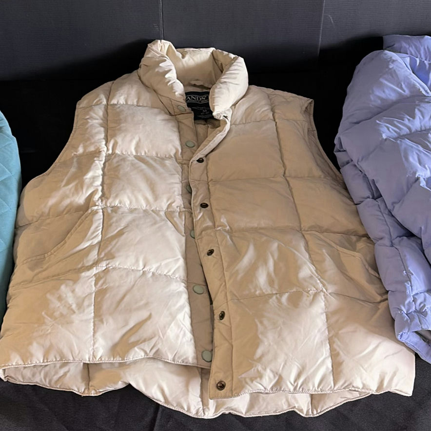 Assorted quilted jackets - image 3 of 8