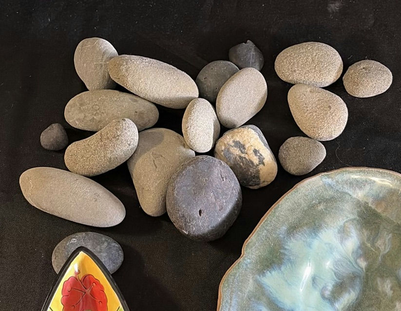 Decorative ceramics, rocks, and a longhorn lamp - image 2 of 5
