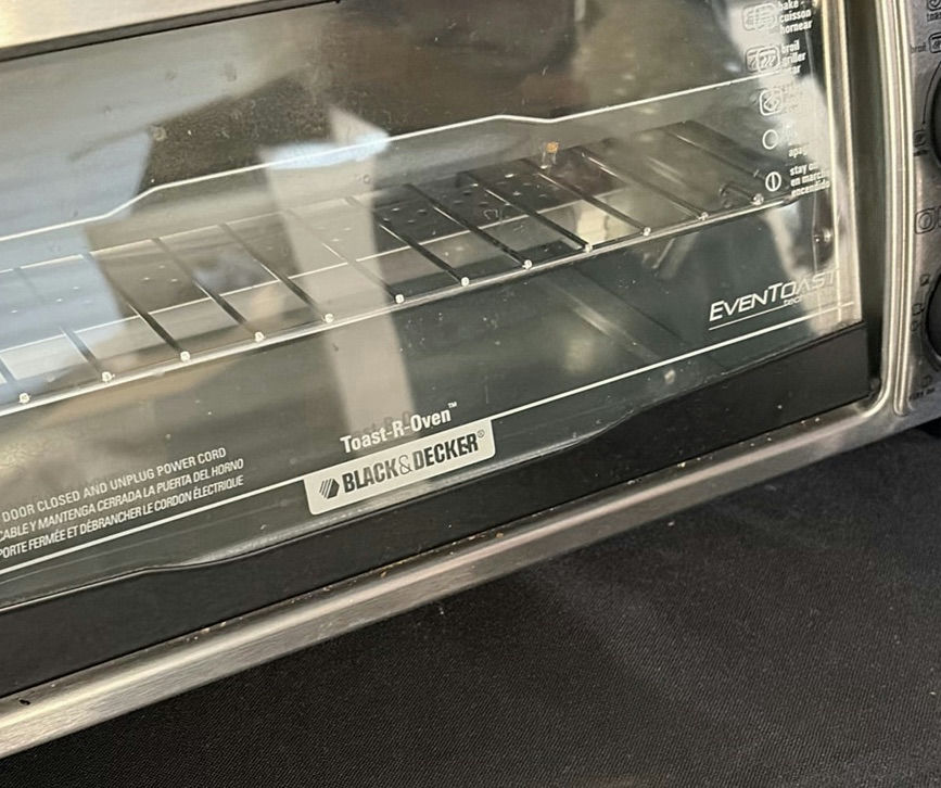 Black & Decker Toast-R-Oven EventToast toaster oven - image 2 of 4