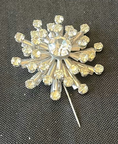 Assorted Costume Jewelry Pins and Brooches - image 4 of 6