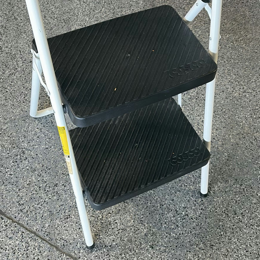 Cosco white 3-step step ladder - image 3 of 3