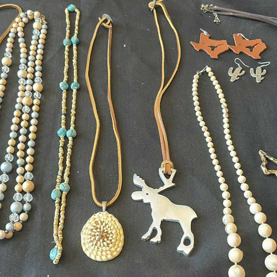 Assorted Beaded Jewelry Collection - image 5 of 8
