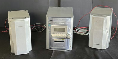 Panasonic CD stereo system with speakers and CD collection - Image 1 of 4