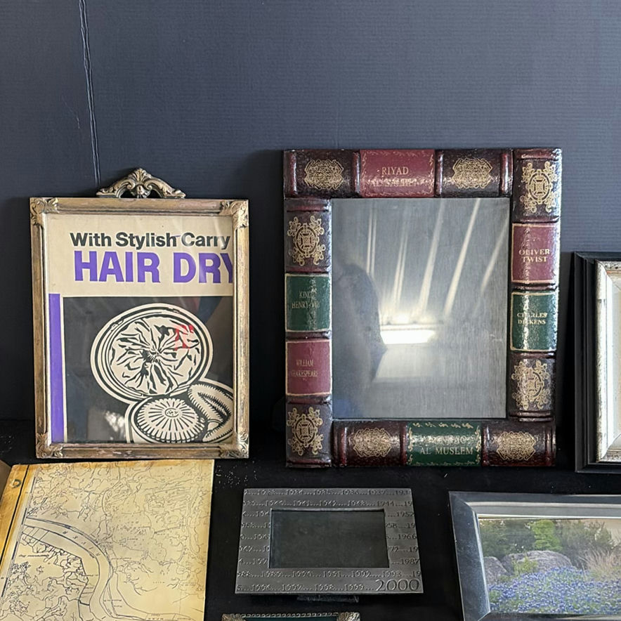 Assorted picture frames and wall art displays - image 4 of 7