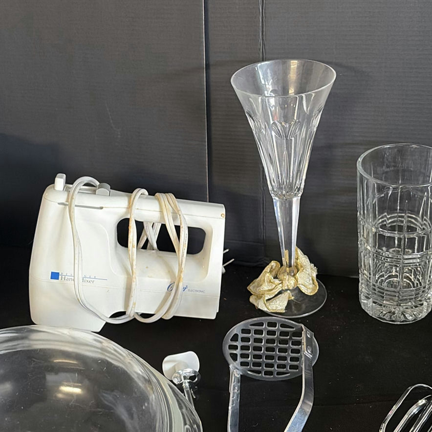 Assorted Kitchenware and Glassware - image 5 of 7