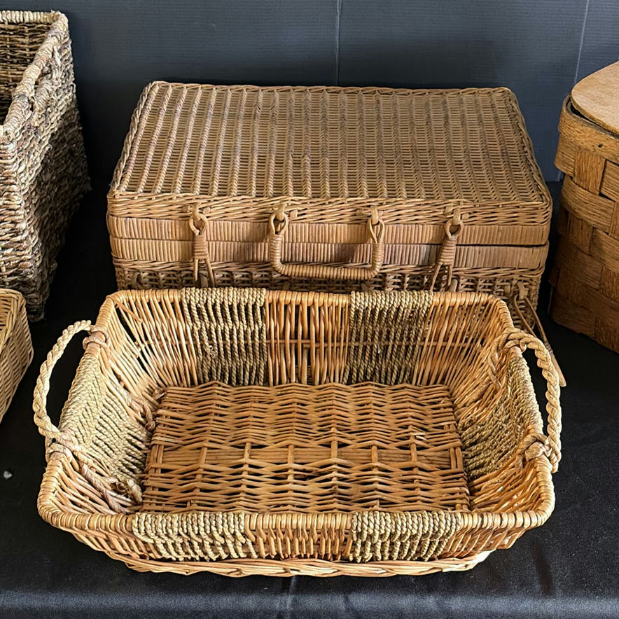 Assorted wicker baskets and a picnic hamper - image 3 of 4