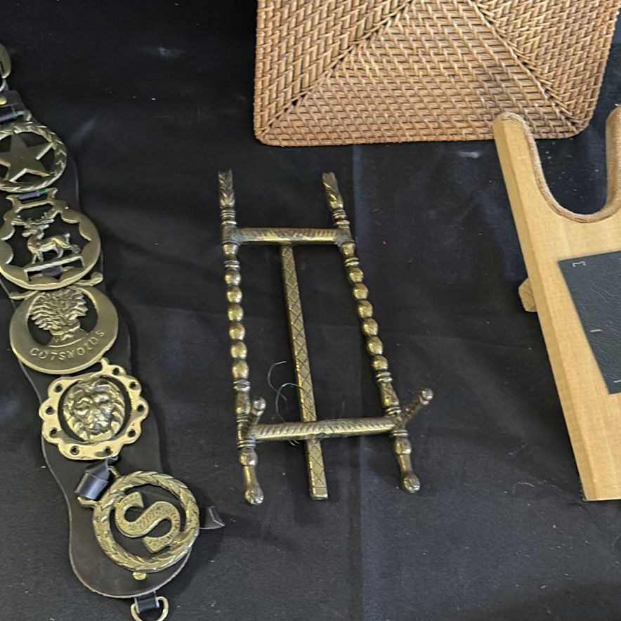 Assorted weaving, wicker, and brass decorative items - image 3 of 5