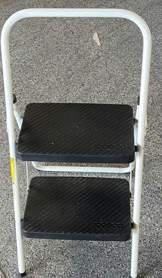 Cosco white 3-step step ladder - Image 1 of 3