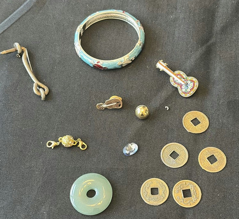 Assorted Jewelry and Accessories - image 3 of 5