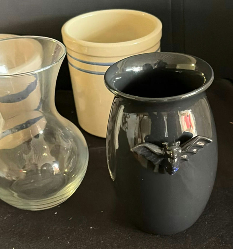 Assorted glassware, mugs and decorative pottery - image 7 of 9
