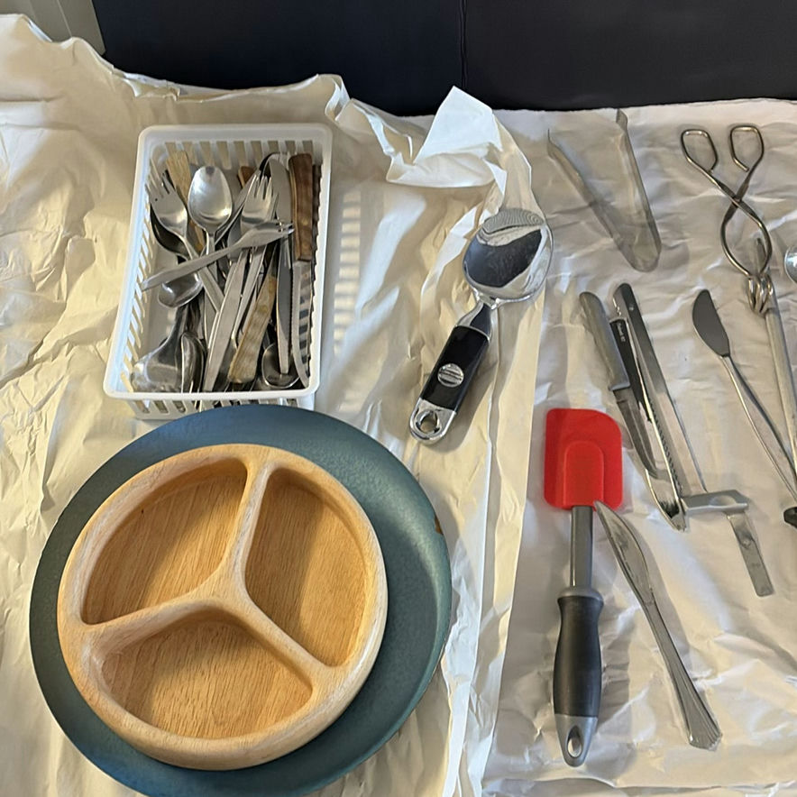 Assorted Kitchen Utensils and Cookware - image 4 of 7