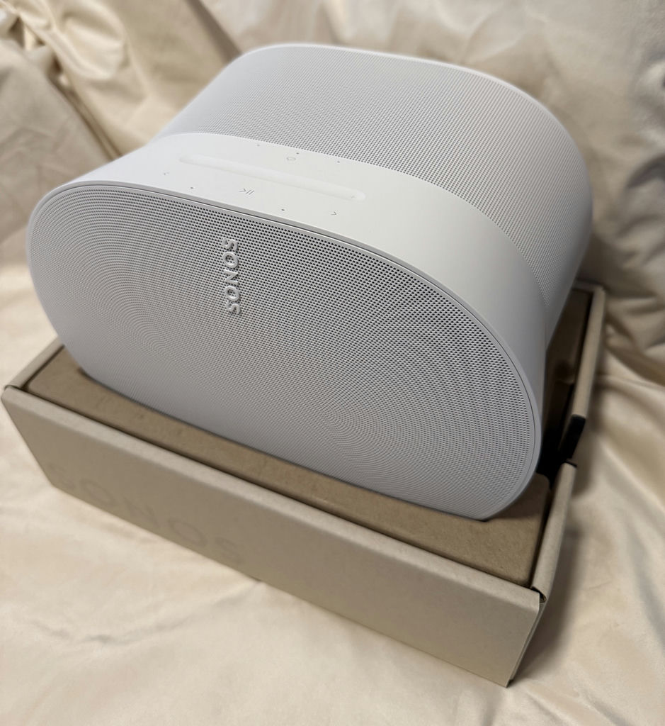 Sonos portable wireless speaker with packaging - image 4 of 4
