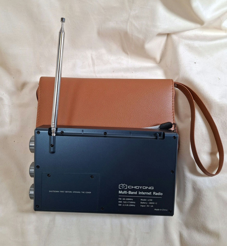CHOYONG LC90 Multi-Band Internet Radio with Carrying Case - image 3 of 4