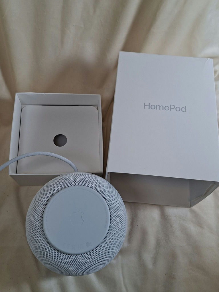 Apple HomePod Smart Speaker with Original Box - image 4 of 6
