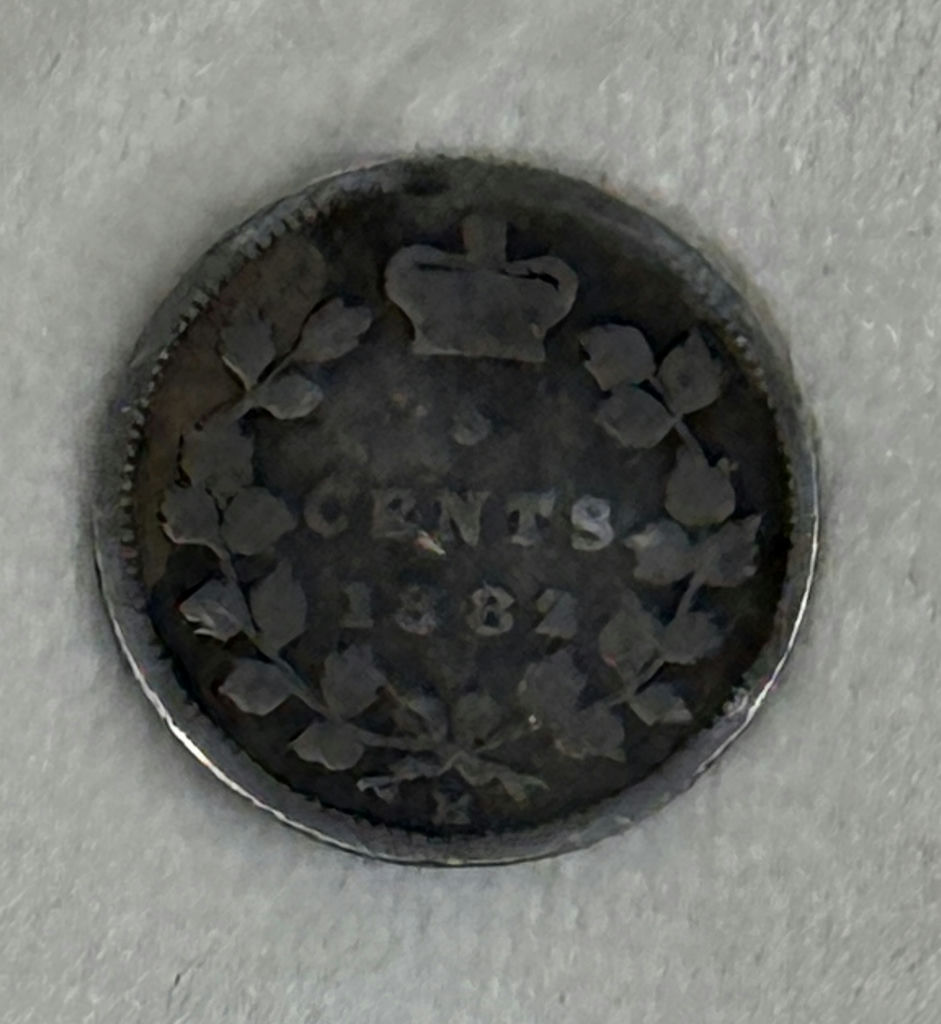 2 Silver Canadian 5-Cent Coins 1882-H and 1919 - image 4 of 6