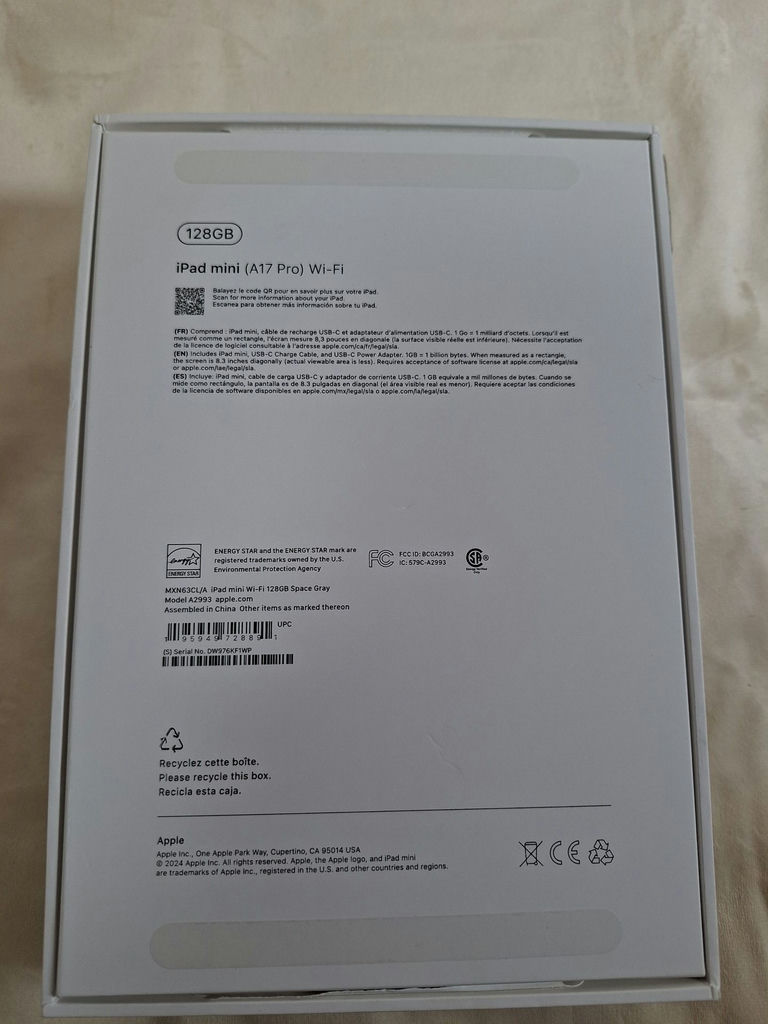 Apple iPad mini with box and accessories - image 4 of 4