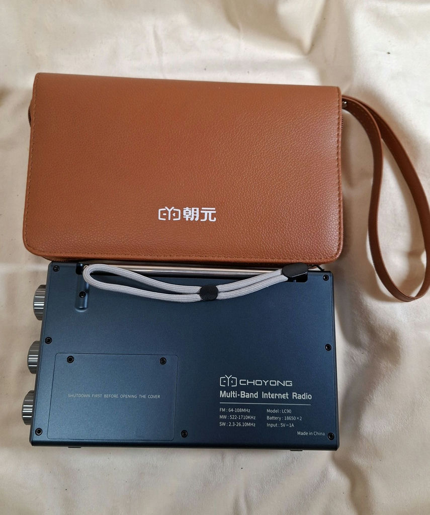 CHOYONG LC90 Multi-Band Internet Radio with Carrying Case - image 2 of 4
