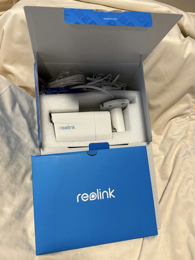 Reolink Security Camera with Cables and Accessories - image 1 of 2