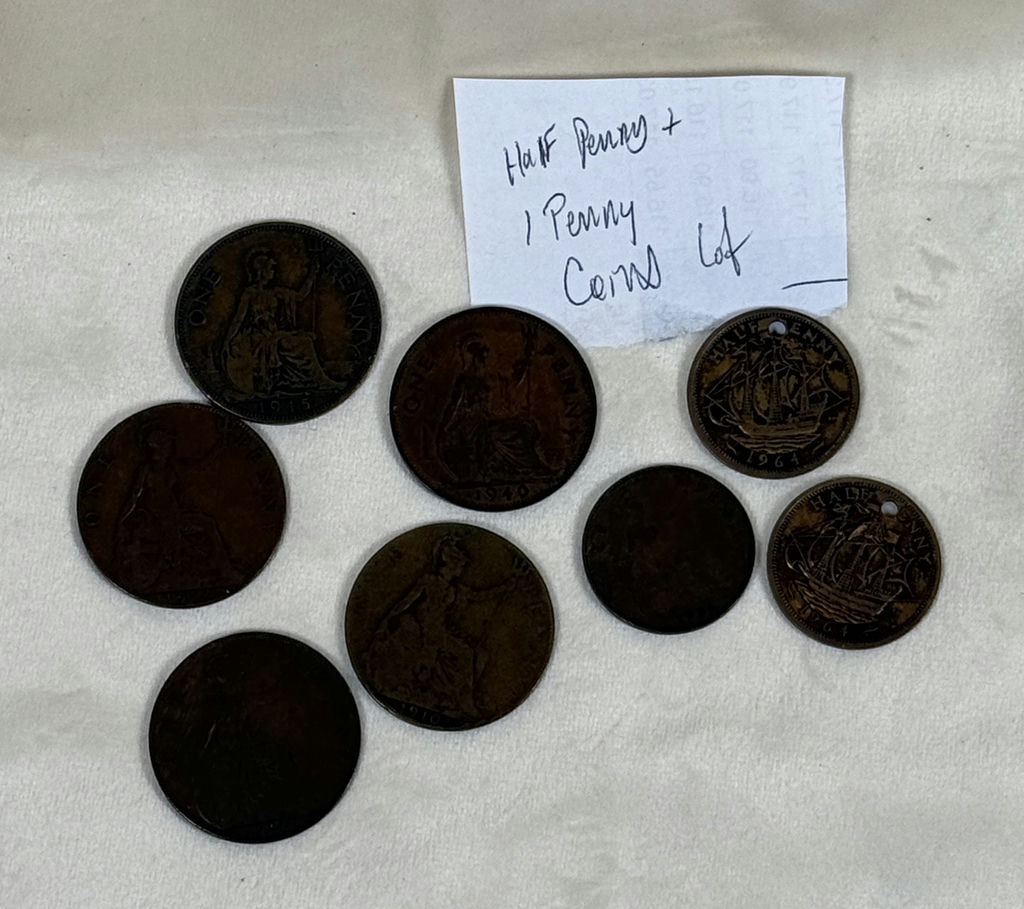 British Halfpenny and Penny Coin Lot - image 1 of 7