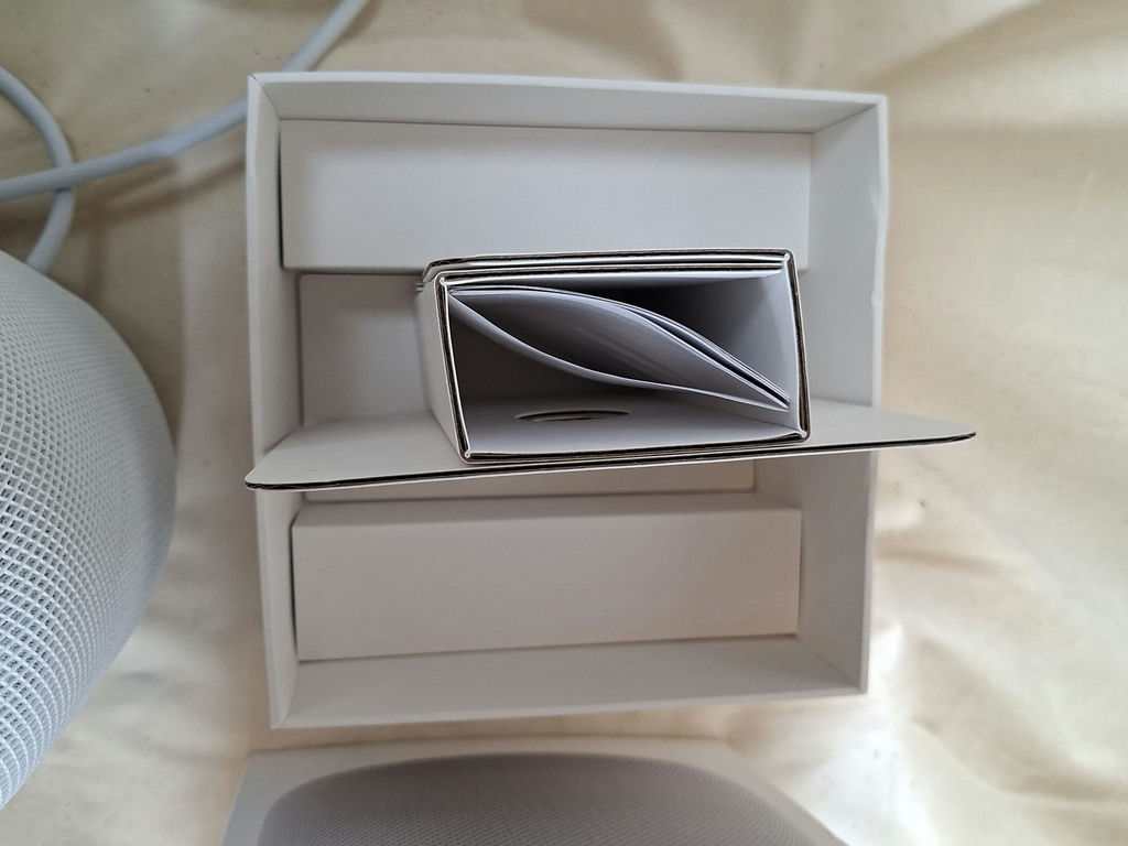 Apple HomePod Smart Speaker with Original Box - image 6 of 6