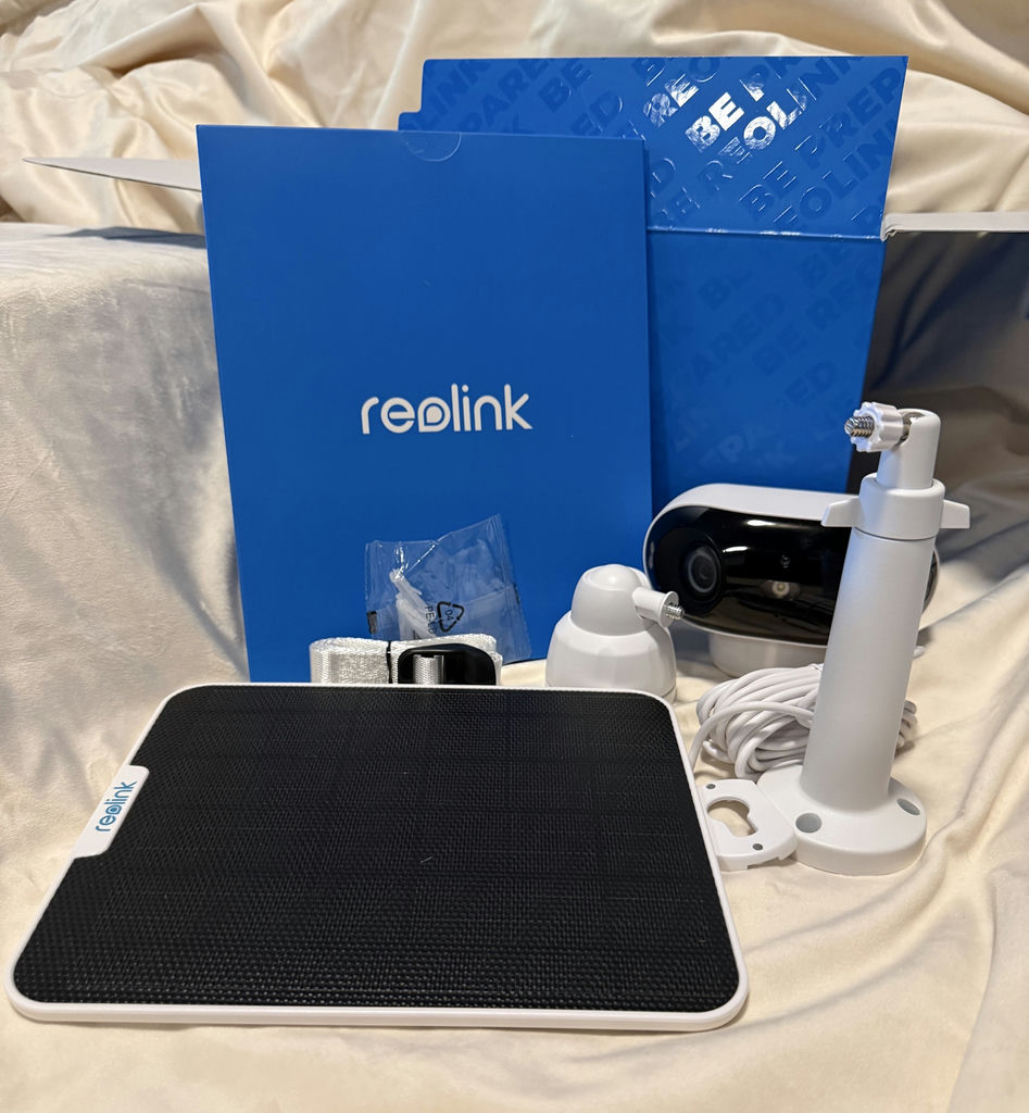 Reolink security camera system kit - image 2 of 2