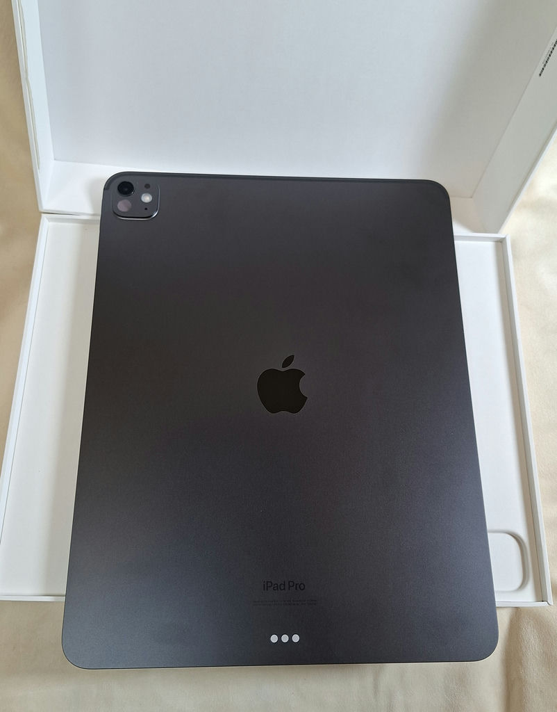 Apple iPad Pro 13-inch (M4) with Box and Accessories, 1TB - image 2 of 4