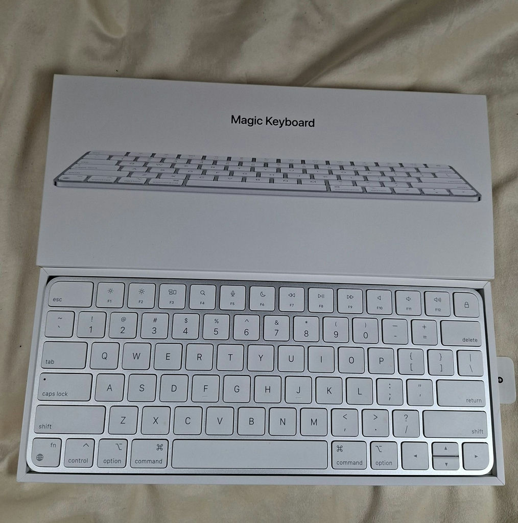 Apple Magic Keyboard with Original Box and Cable - image 1 of 4