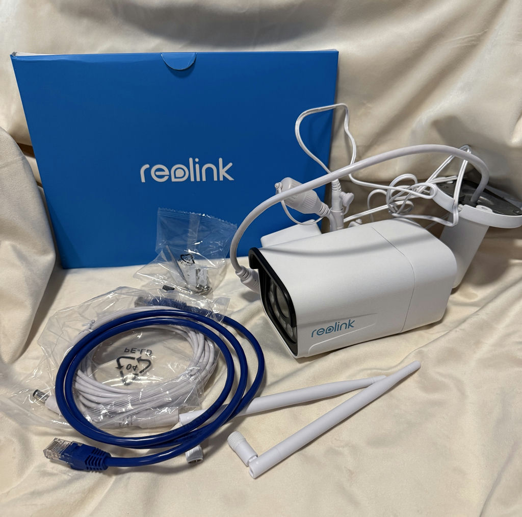 Reolink Security Camera with Cables and Accessories - image 2 of 2